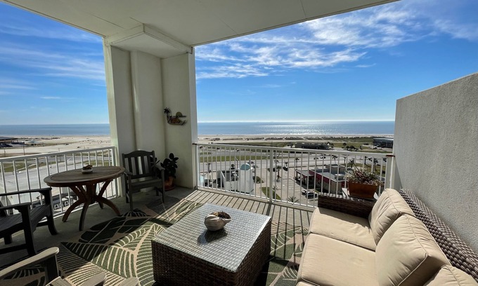 Galveston Condo | Luxury 2BDRM/2.5B Condo With Large Covered Balcony Facing the Gulf #910