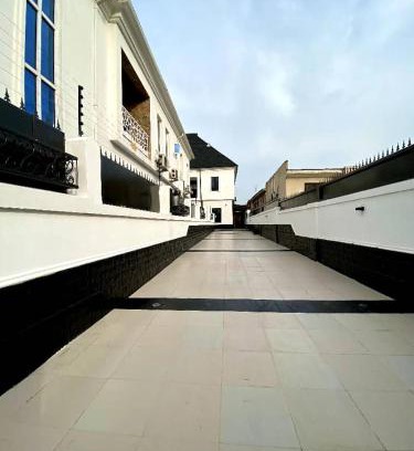 Lagos Apartment | Luxury 2bed, 24hrs light, Netflix, WiFi in Gbagada