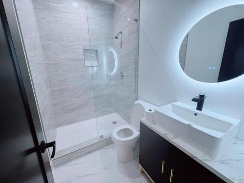 Ashford Park Apartment | Luxury 2Bedroom 2bathroom in Brookhaven