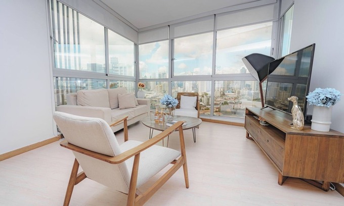 Tumba Vieja Apartment | Luxury 2BR Cityview apt, parking and balcony