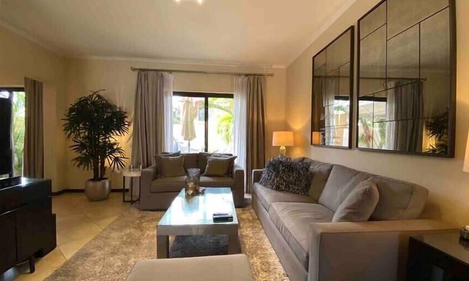 Gold Coast House | Luxury 3-bdr design townhome @ Malmok /Au~95