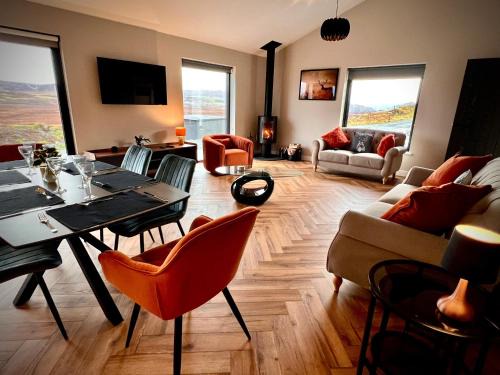 Glengrasco House | Luxury 3 Bedroom House - Stag Moor House