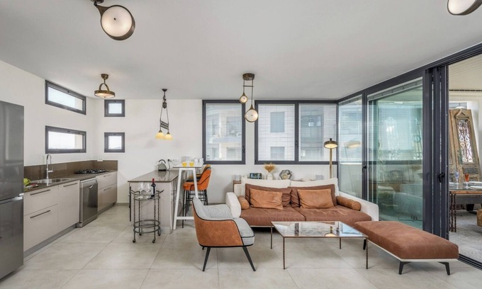 Florentin Apartment | Luxury 3-Bedroom in Neve Tzedek By Barnes
