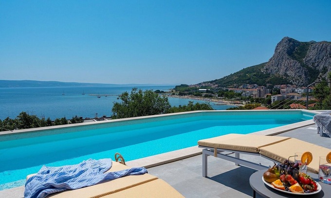 Omis Villa | Luxury 3-bedroom villa with infinity pool, 600m from beach, stunning sea views