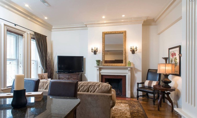 Back Bay Condo | Luxury 3 Br/2 Ba + Private Roof Deck In Back Bay