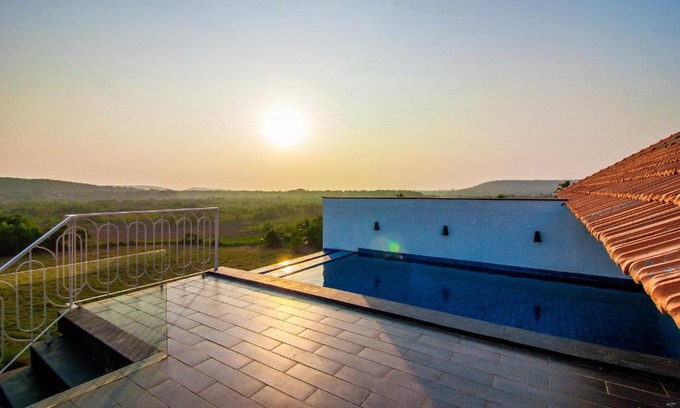 Marra Apartment | Luxury 3bhk private pool penthouse