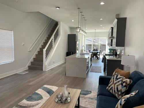 Fall Creek Place House | Luxury 4 Bedroom 5 Bath Home in Downtown Indpls