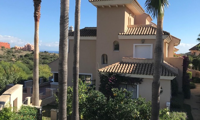 Manilva House | Luxury 4 bedroom house near La Duquesa Port, Beaches & Golf on Costa del Sol