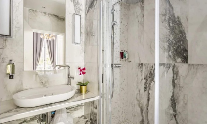Bercy Apartment | Luxury 4 br and 4 bath with a/c