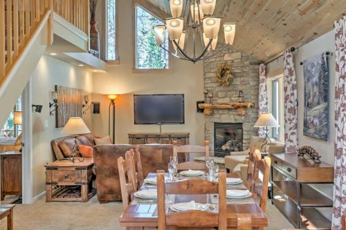 Winter Park House | Luxury 4 BR Cabin 2 King Suites on Shuttle Route