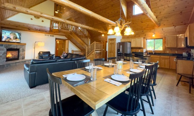 The Galena Territory House | Luxury 4 br Galena Territory rental home with hot tub and game room.