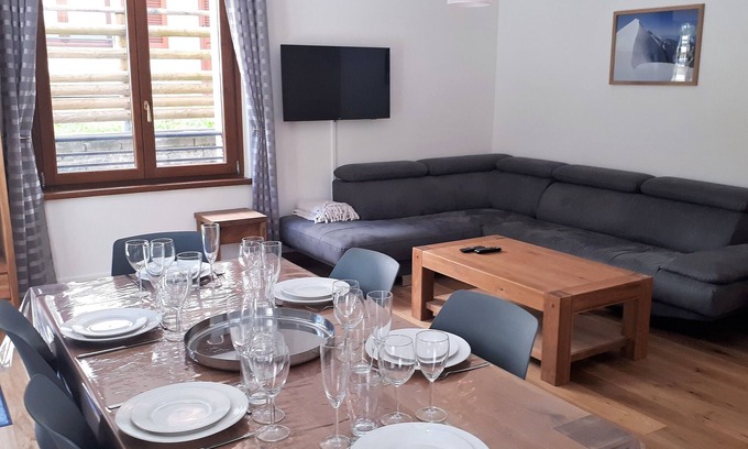 Chamonix City Centre Apartment | LUXURY 4 ROOM DUPLEX, GARDEN, FULL CENTER CHAMONIX, 4 STARS