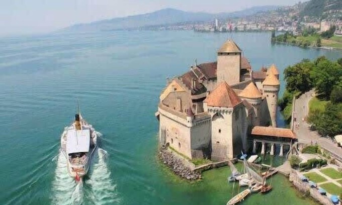 Montreux City Centre Apartment | Luxury 4BD Apartment in Montreux Center&Lake