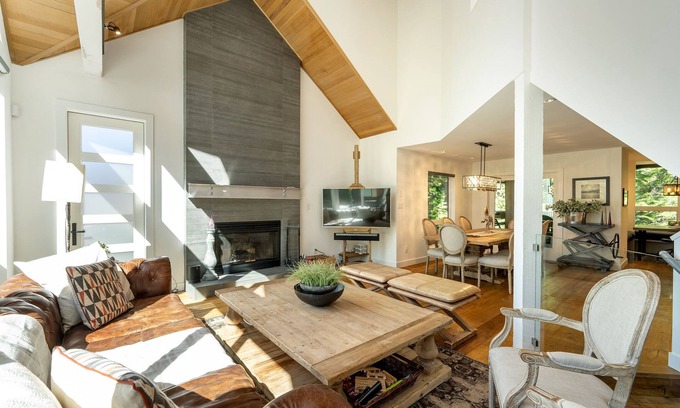 Blackcomb House | Luxury 4BR | Ski-In Access | Private Hot Tub | Managed By Aloha Whistler