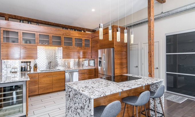 East Side Pioneers Condo | Luxury 5 Bedroom 3.5 bath Downtown Condo
