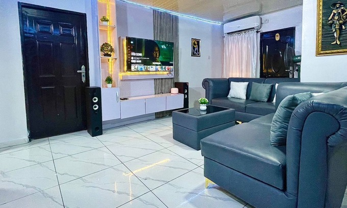 Opebi Apartment | Luxury 5-bedroom apartment in Ikeja Lagos with Wi-Fi, Netflix & full AC comfort!