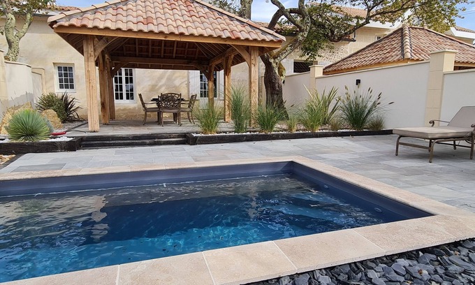 Villegouge Cottage | Luxury 5* cottage with own private heated pool - Sleep 4