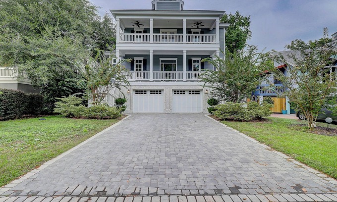 Folly Field House | Luxury 5BR Hilton Head Home-few steps to the beach + private pool