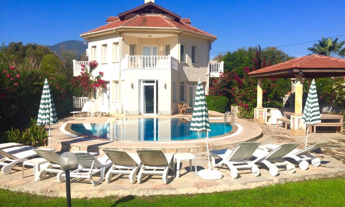 Dalyan Villa | Luxury 6 bedroom villa all ensuite , private pool free wifi,aircon,Sat TV