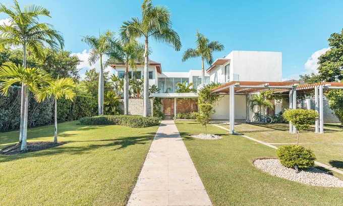 Yarary - Cap Cana Villa | Luxury 6BR villa w pool/maid at Yarari