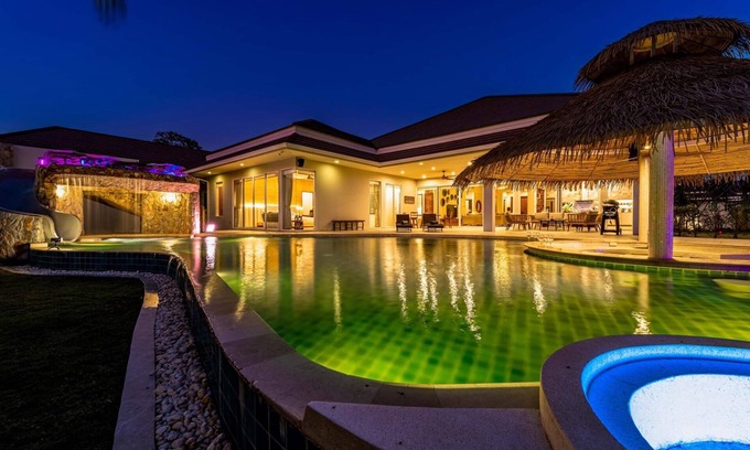Hua Hin Villa | Luxury 7 Bedroom Pool Villa (WL67)