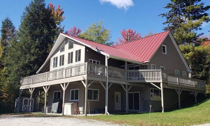 Mendon House | Luxury 7BR/6.5BA Mountain Retreat with Sauna, Hot Tub, and Stunning Views