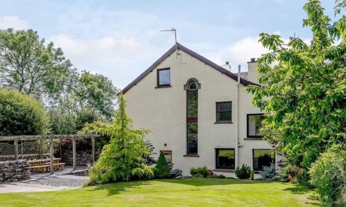 Low Newton House | Luxury accommodation with ensuite bathrooms to all bedrooms