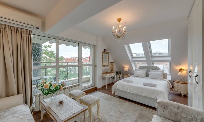 Sofia City Center Apartment | Luxury and Sunny Studio with a view in TOP Centre