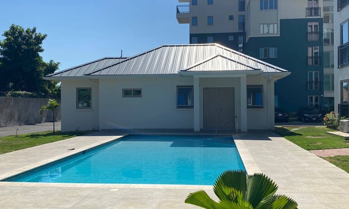 Eden Gardens Apartment | Luxury and Cozy Oasis 1Br with Pool & Free Parking+ Near Beach