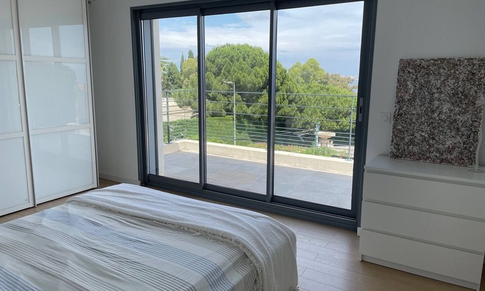 Golfe Juan Villa | Luxury and Serenity on the Côte d'Azur: Villa de Rêve in Golfe-Juan