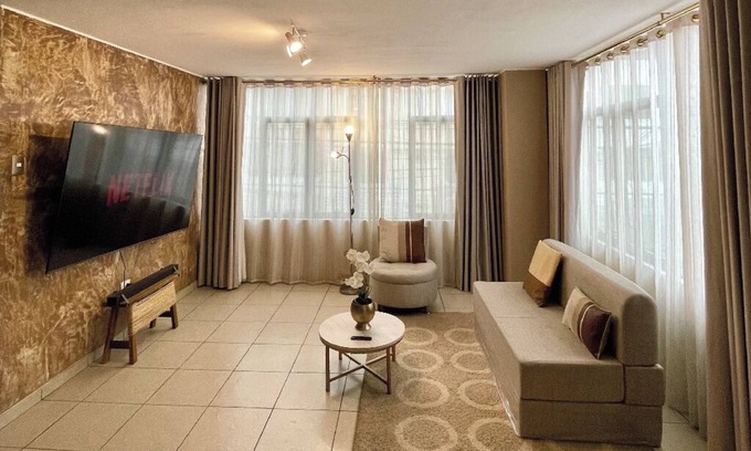 Ate Apartment | Luxury Apartment: 3BR2BA6G Work, Studio & Family - Live Like a Local Peruvian