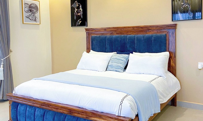Bukoto Apartment | Luxury Apartment at Naguru Pearl, Swimming Pool, Free WIFI, self check-in