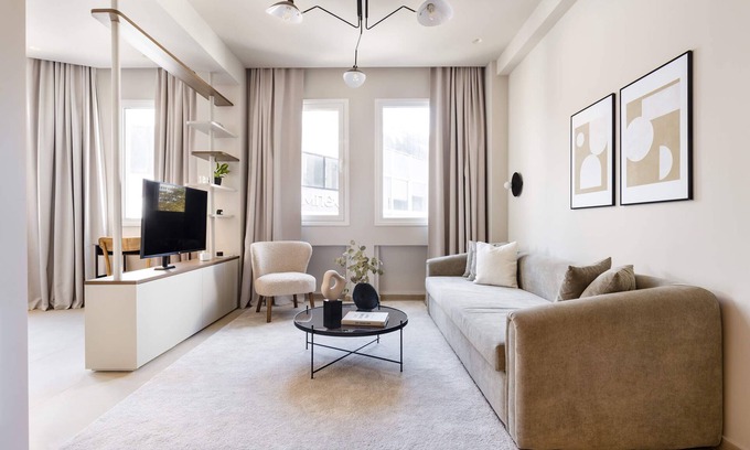 Plaka Apartment | Luxury Apartment in Plaka C