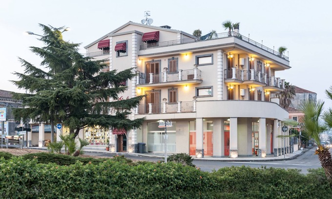 Coste Apartment | LUXURY APARTMENT NEAR THE SEA AND ETNA
