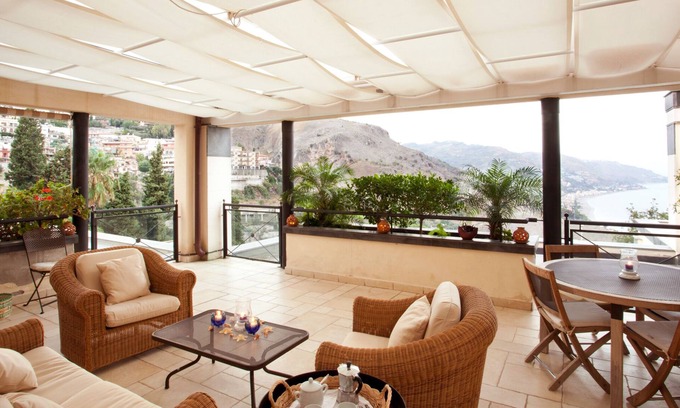 Taormina Apartment | Luxury Apartment with Swimming-Pool and Terrace In Taormina Center Residence