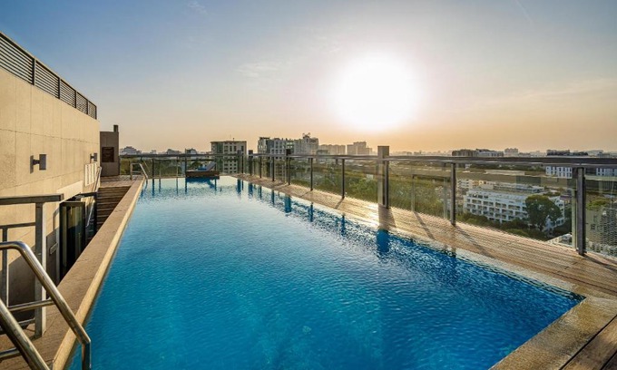 District 1 Apartment | Luxury Apartments with Rooftop Pool & Gym - Avalon