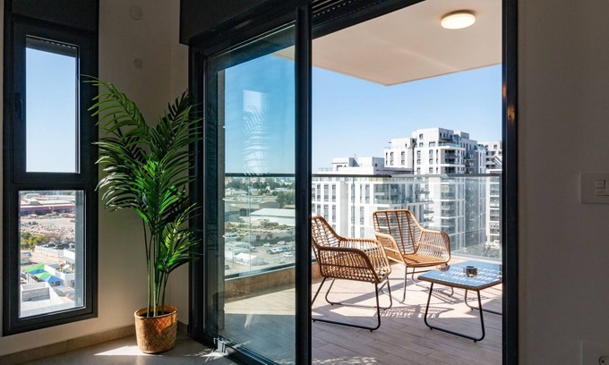 Or Yehuda Apartment | Luxury APT 3 BR New Tower Parking