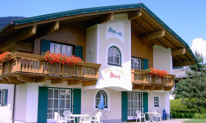Furth Apartment | Luxury apartments with wellness, thermal baths, pools, bathing lake, activity programs,