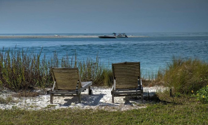 Siesta Key Cottage | Luxury Beach Cottage on Siesta Key: Perfect Getaway, private pool.