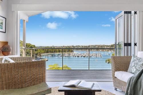Clontarf Villa | Luxury Beach House on Sandy Bay