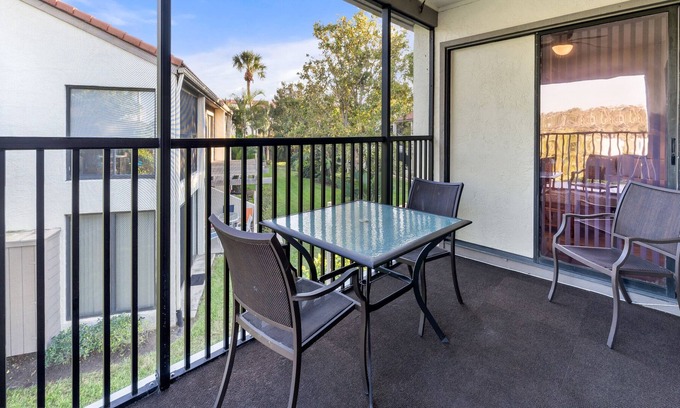 Siesta Key Condo | Luxury beachfront condo w. pool + beach access