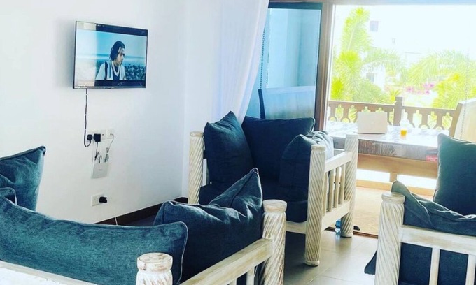 Mombasa Apartment | luxury beachfront is directly on white sandy beach giving fresh air