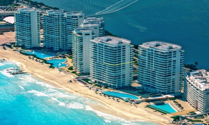 Punta Cancun Condo | Luxury Beachfront SKYVILLA/Sleep 10/Oct & Nov SALE -30% OFF