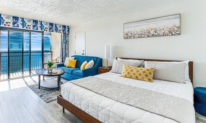 Myrtle Beach Resort | Luxury Beachfront Studio, Endless Ocean Views, Resort Amenities, Newly Remodeled