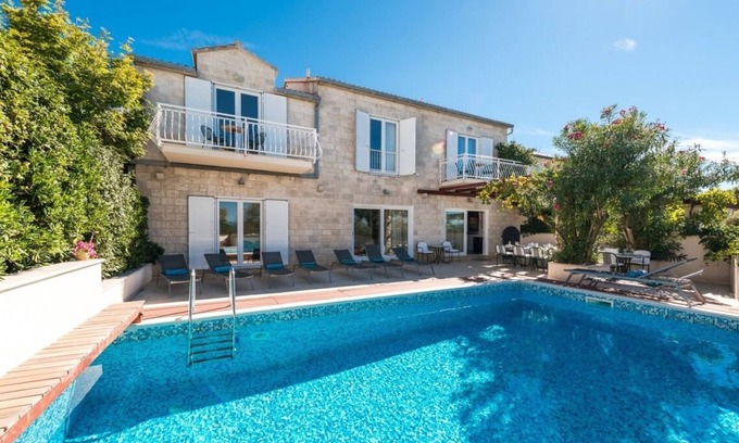 Mirce Villa | Luxury Beachfront Villa Casa Mare with private heated pool and gym right at the beach in Mirca - Brac