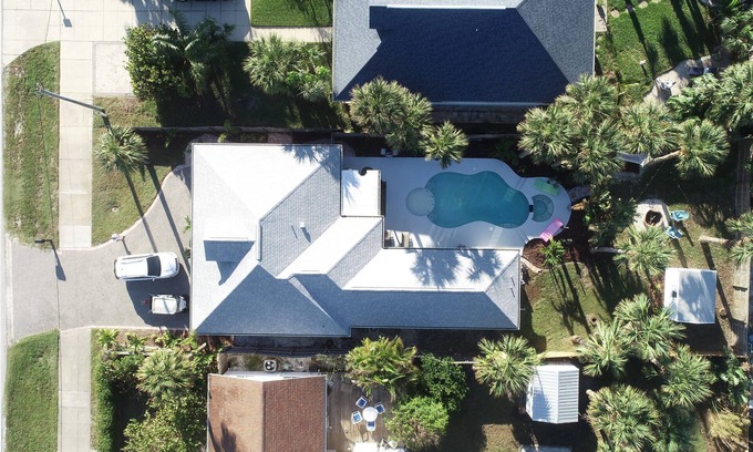 New Smyrna Beach House | Luxury Beachside Home wprivate heated pool/spanBikers welcome!