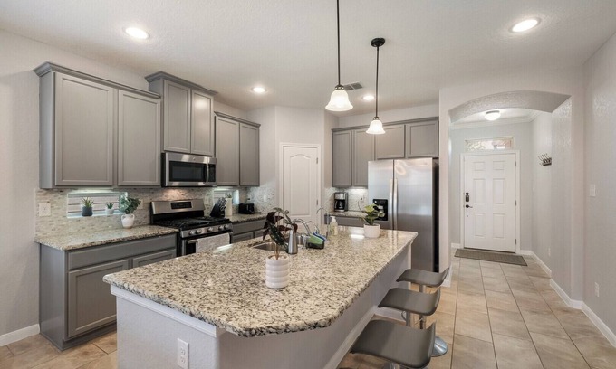 San Antonio House | Luxury Beautiful House near SeaWorld and Six Flags Fiesta Texas