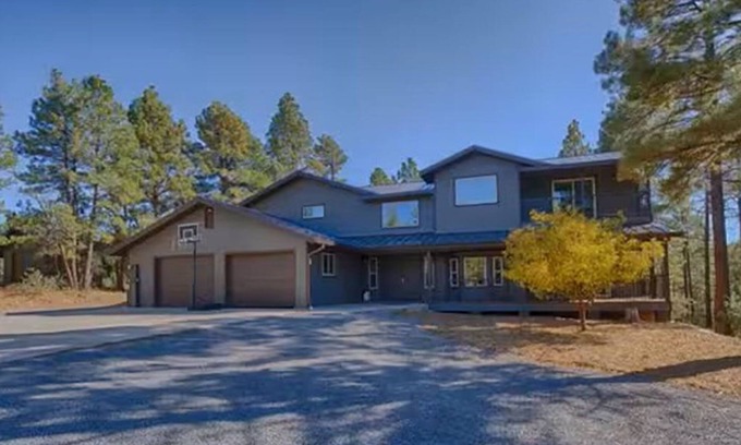 Show Low House | Luxury Cabin for all ages in charming Show Low!