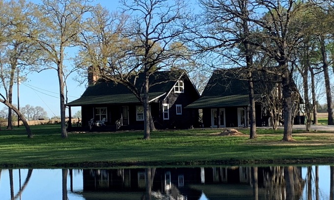 Fairfield Cabin | Luxury Cabin on 9.5acres, ready for your gatherings and retreats!