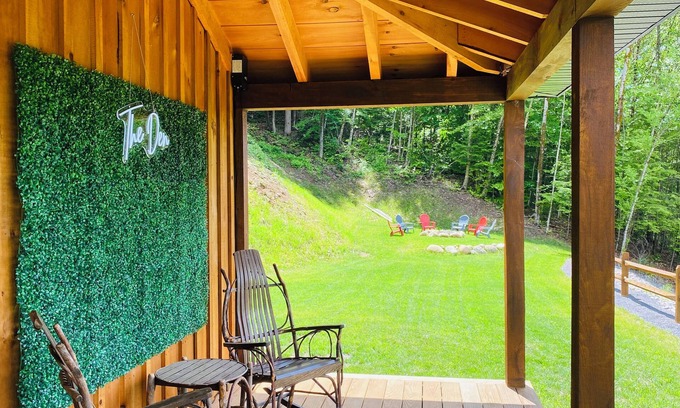 Remsen Cabin | Luxury cabin on private drive. Fall foliage at its finest, waterfront access.